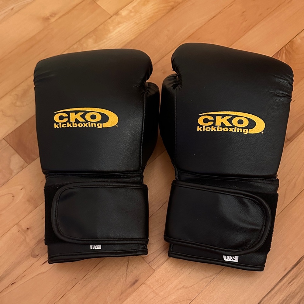 CKO Kickboxing Black Gloves